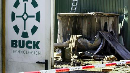 Zerstört. Bereits 2004 hatte es in der Firma eine schwere Explosion gegeben.