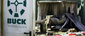 Zerstört. Bereits 2004 hatte es in der Firma eine schwere Explosion gegeben.