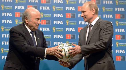 Blatter und Putin. Echte Freunde halten zusammen. 