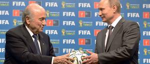 Blatter und Putin. Echte Freunde halten zusammen. 