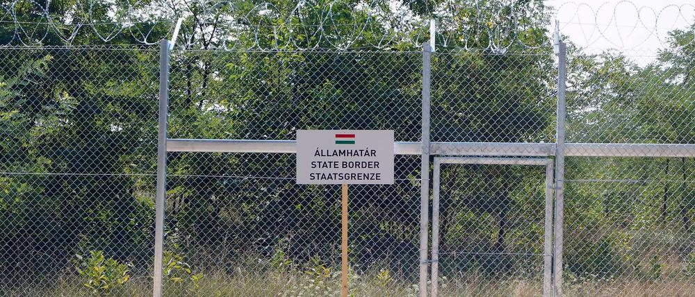 25 Jahre nach dem Mauerfall: schon wieder so ein Schild. 