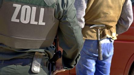 Der Zoll ist für die Kontrolle der Mindestlöhne zuständig