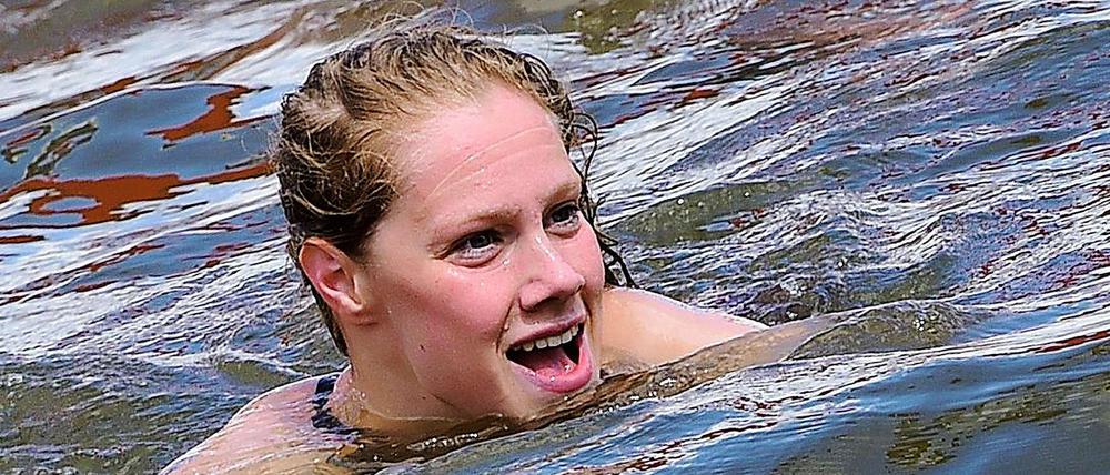 Da werden die Augen immer größer. Finnia Wunram bestaunt ihren dritten Platz.