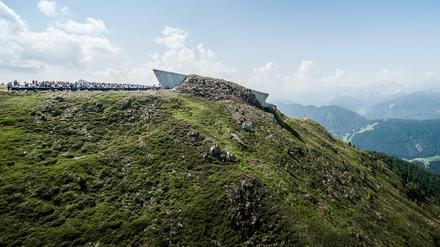 Das neue Museum, Messner Mountain Museum Corones, liegt auf 2275 Metern Höhe auf dem Kronplatz in Südtirol in Italien.