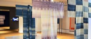 Kimonos im Bröhan-Museum von Mutter und Tochter Shimura.