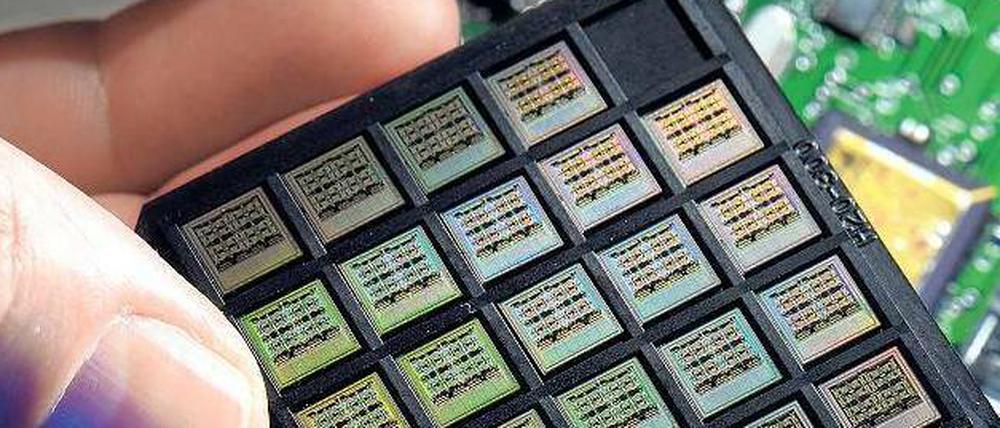 Versteckte Gefahr. Die Veränderungen an manipulierten Computerchips sind mikroskopisch klein und daher kaum festzustellen.