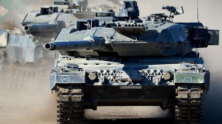 Der Kampfpanzer Leopard 2 A6 ist ein KMW-Produkt: In Paris findet heute die Unterzeichnung der deutsch-französischen Fusion der Rüstungsunternehmen Krauss-Maffei Wegmann (KMW) und Nexter Systems statt. 