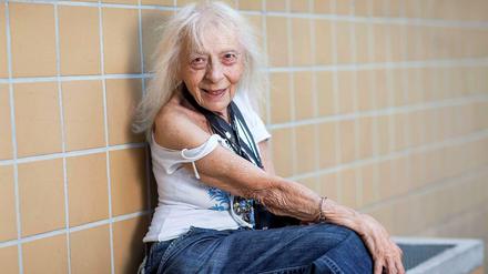 Jeans. Erika Rabau ist am Prager Platz in Wilmersdorf zu Hause.