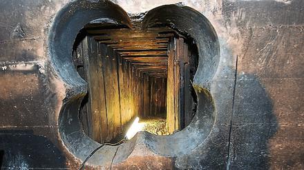 Von Experten gezimmert. Die Absicherung des Tunnels mit Holzbrettern und Winkeln war professionell. 