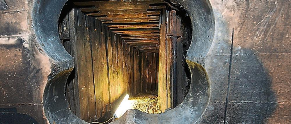 Von Experten gezimmert. Die Absicherung des Tunnels mit Holzbrettern und Winkeln war professionell.