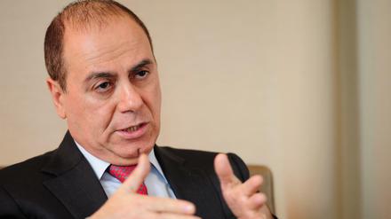 Silvan Shalom (56) ist Israels Vize-Regierungschef und Innenminister. Er gilt als Vertrauter von Premier Benjamin Netanjahu und ist Beauftragter für die Gespräche mit den Palästinensern.