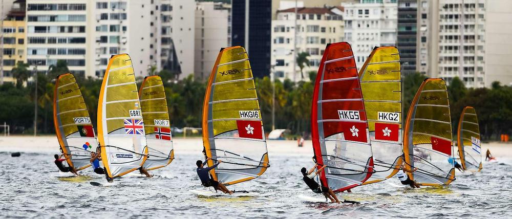 Probleme vor dem Start: Einige Athleten, die bereits in der Bucht trainieren, sind vom verschmutzen Wasser schon krank.