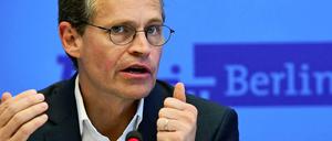 Regierender Bürgermeister, BER-Chefaufseher und ab 2016 vielleicht wieder neuer SPD-Vorsitzender? Michael Müller schließt nichts aus.