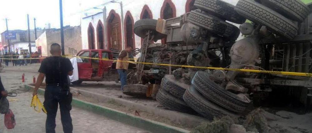 Ein Lkw ist in der mexikanischen Stadt Zacatecas in eine Gruppe von Pilgern gerast. Mindestens 20 Menschen wurden getötet. 