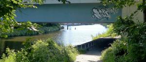 Das Teilstück unter der Brücke gehört der Wasser- und Schifffahrtsverwaltung des Bundes (WSV) 