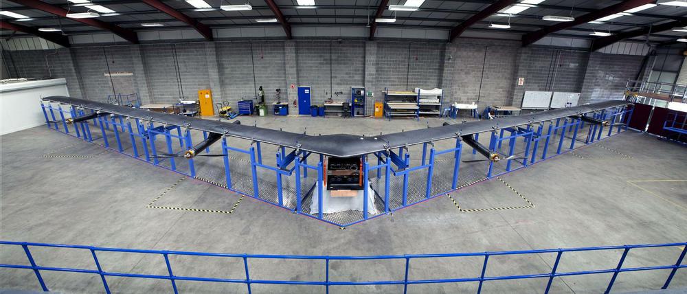 Flügel mit Anschluss. Die Facebook-Drohne soll in bis zu 28 Kilometer Höhe fliegen.