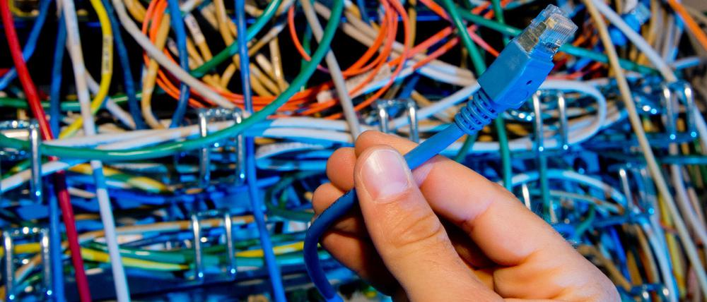 2014 hat der Europäische Gerichtshof hat die umstrittene EU-Richtlinie über die Vorratsdatenspeicherung gekippt - jetzt wollen Mitglieder der SPD-Basis den neuen Gesetzentwurf der Bundesregierung ebenfalls stoppen.