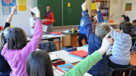 Alle da? Berlin muss sich auf steigende Schülerzahlen einstellen. In vielen Klassen wird es eng.