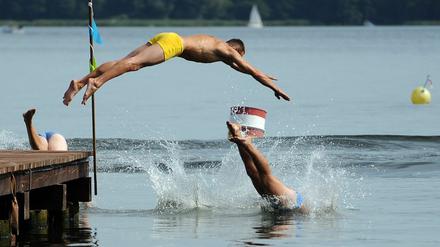 Ab in den See!