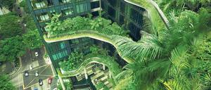 Gärten in luftiger Höhe. Das Parkroyal Hotel verbindet spektakuläre Architektur mit Nachhaltigkeit.