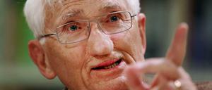 Hat zuletzt dem Guardian und dem Nouvel Observateur große Interviews gegeben: Jürgen Habermas.