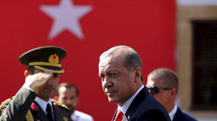Die wahltaktischen Überlegungen von Recep Tayyip Erdogan spielen sich vor dem Hintergrund wachsender Spannungen im Land ab.