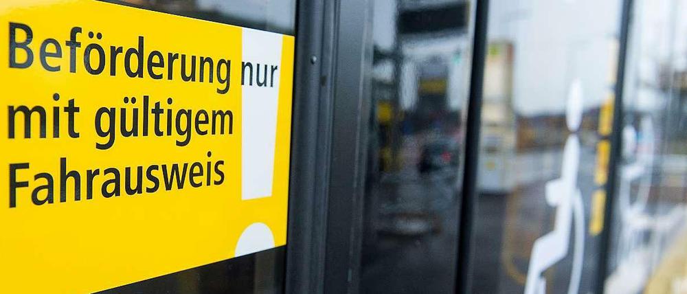 Der Budesrat hat das Bußgeld für Schwarzfahrer von 40 auf 60 Euro angehoben.