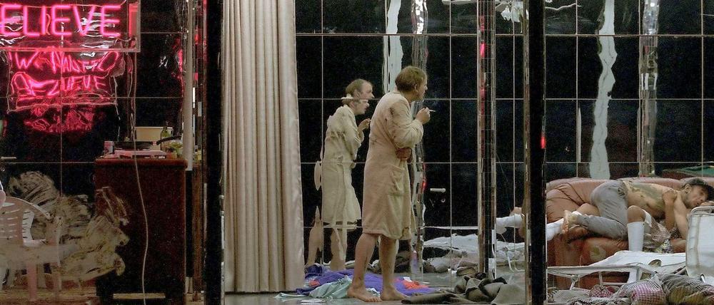 Neumanns Bühnenbild für "Der Meister und Margarita", inszeniert 2002 von Frank Castorf. 