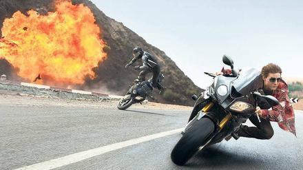 Jetzt aber die Luft anhalten. Ethan Hunt (Tom Cruise), hier auf einem 200-PS-Geschoss unterwegs, fliegt nicht so leicht aus der Kurve.