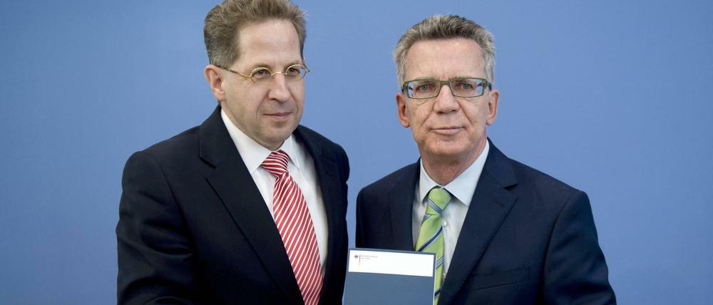 Verfassungsschutzchef Hans-Georg Maaßen und Innenminister Thomas de Maiziere. 