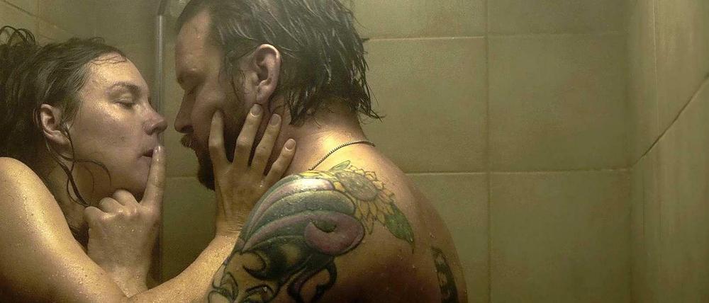 Halt mich. Nina (Wende Snijders) lässt sich auf Raststätten mit wildfremden Männern ein.