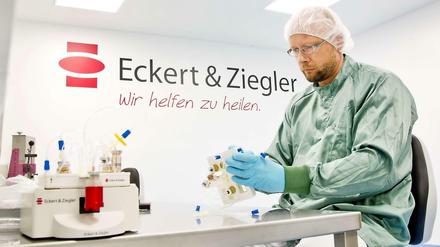 Die Eckert &amp; Ziegler Strahlen- und Medizintechnik AG in Berlin Buch gehört mit rund 700 Mitarbeitern zu den weltweit größten Anbietern von isotopentechnischen Komponenten für Strahlentherapie und Nuklearmedizin. 