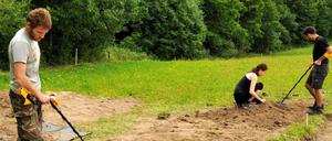 Nach dem Fund alter arabischer Münzen in Polen suchen Archäologen das Gebiet nach weiteren Funden ab.