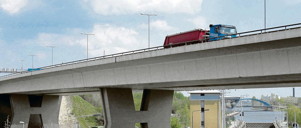 Mit 932 Meter ist die Rudolf-Wissell-Brücke die längste Berlins. 