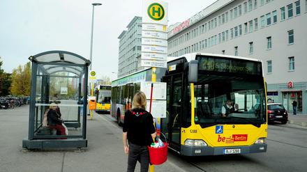Bald könnten die Busse mit Anhängern fahren. 