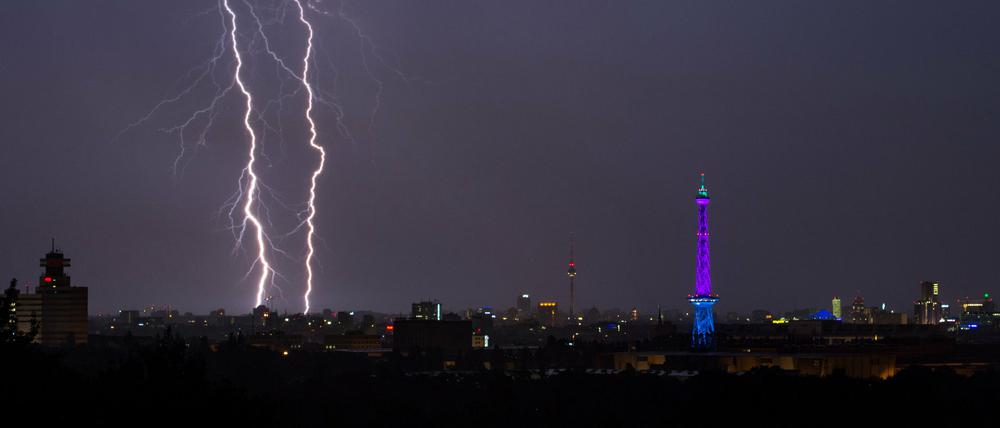 Dienstagnacht kann es in Berlin wieder zu heftigen Gewittern kommen.