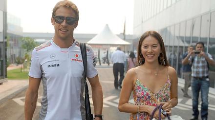 Opfer eines Raubüberfalls. Jenson Button und Frau Jessica.