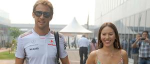 Opfer eines Raubüberfalls. Jenson Button und Frau Jessica.