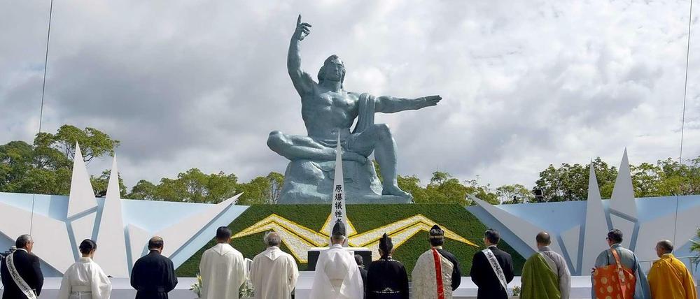 Die Narben einer Stadt: Der "Friedenspark" liegt mitten in Nagasaki.