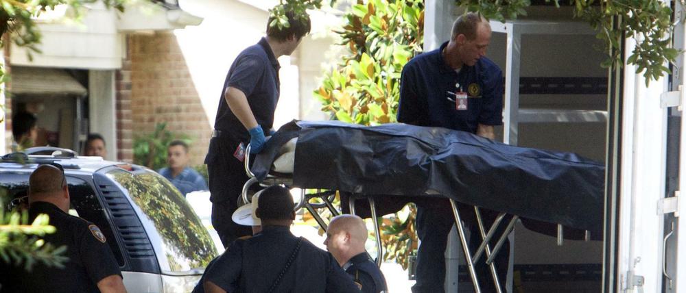 Nach der Bluttat in der Nähe von Houston entdeckte die Polizei die Leichen von zwei Erwachsenen und sechs Kindern am Tatort.