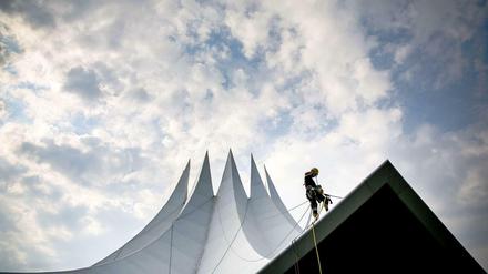 Spitzenbau. Das Tempodrom am Anhalter Bahnhof wurde zum Fass ohne Boden.