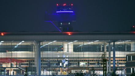 Wann die ersten Fluggäste das Hauptterminal des BER passieren werden, ist durch die Imtech-Pleite wieder unsicherer geworden.