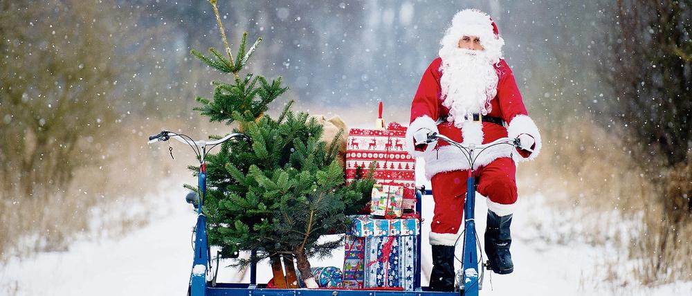 Auf dem Weg. Weihnachten steht vor der Tür - für die Dekobranche und den Handel. Schon im Hochsommer wird eiskalt an das Geschäft im Dezember gedacht.
