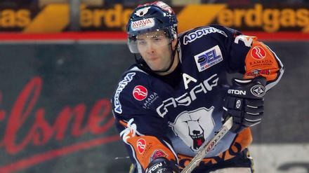 Micki DuPont 2006. Das Eisbären-Trikot passt ihm inzwischen wieder gut.