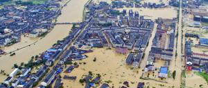 Der Taifun "Soudelor" hat für massive Überschwemmungen in China gesorgt. Hier die Stadt Pingyang in der Provinz Zhejiang am Sonntag. 
