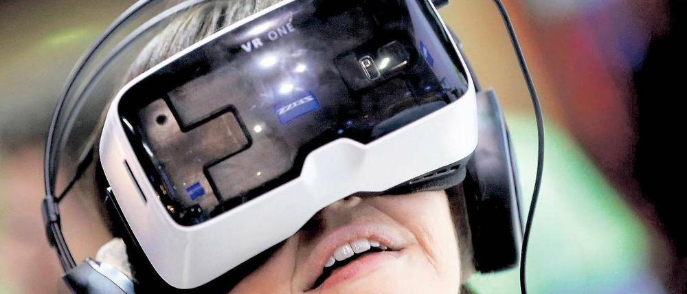 In ihrer eigenen Welt: Mit VR-Brillen können Computer- und Videospieler komplett in die Spiele eintauchen. Auch die Firma Zeiss arbeitet an dieser Technik.