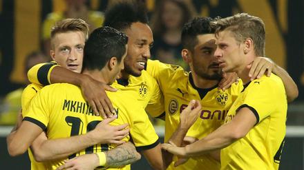 Jubel beim BVB nach dem Führungstor durch Marco Reus.