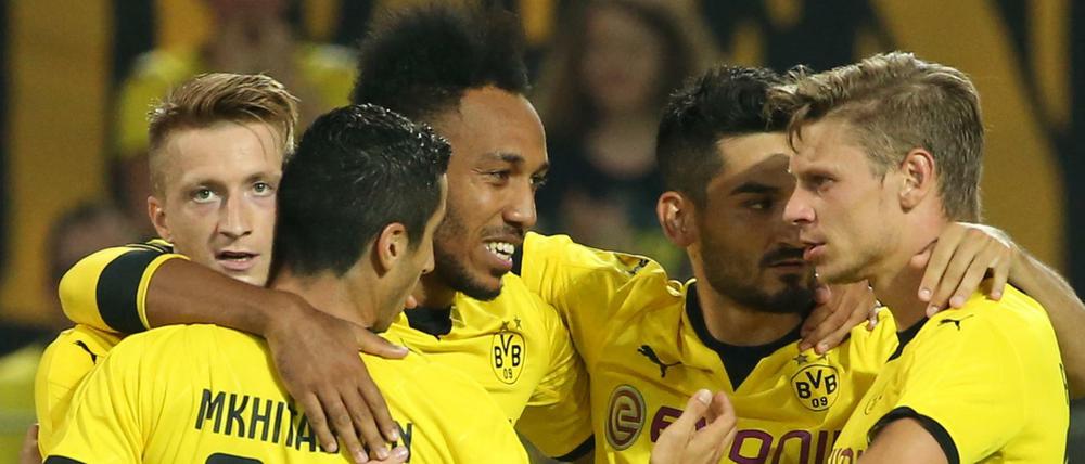 Jubel beim BVB nach dem Führungstor durch Marco Reus.
