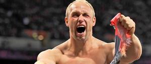 Markenzeichen. Robert Harting zerstört sein Trikot. Nun wirft er dem Weltverband vor, seinen Sport zu zerstören.