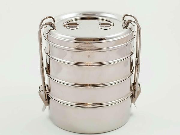 Die Tiffin-Box für das Fast Food von nebenan.